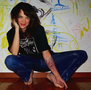 Asia Argento feet photo thumbnail