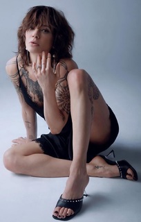 Asia Argento feet photo thumbnail