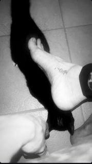 Asia Argento feet photo thumbnail