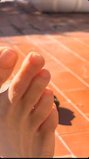 Asia Argento feet photo thumbnail