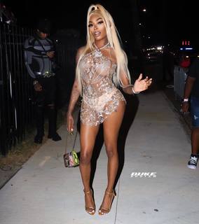 Asian Doll feet photo 3