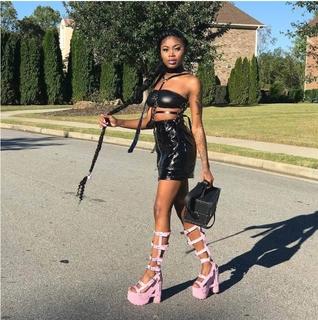 Asian Doll feet photo 3