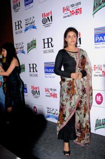 Asin Thottumkal feet photo thumbnail