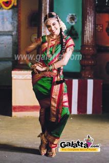 Asin Thottumkal feet photo thumbnail
