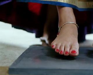 Asin Thottumkal feet photo thumbnail