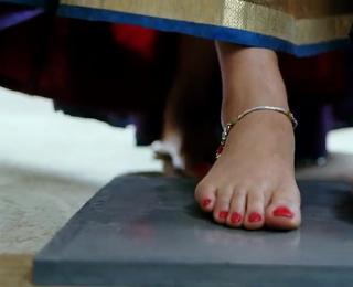 Asin Thottumkal feet photo thumbnail