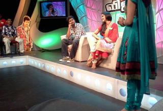 Asin Thottumkal feet photo thumbnail