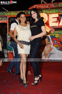 Asin Thottumkal feet photo thumbnail