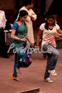 Asin Thottumkal feet photo thumbnail