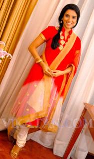 Asin Thottumkal feet photo thumbnail