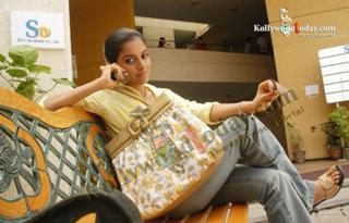 Asin Thottumkal feet photo thumbnail