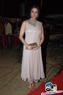 Asin Thottumkal feet photo thumbnail