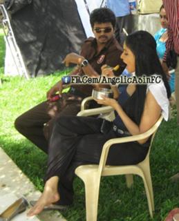 Asin Thottumkal feet photo thumbnail