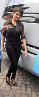 Asin Thottumkal feet photo thumbnail