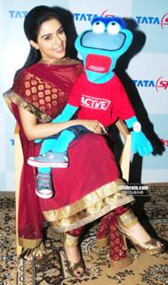 Asin Thottumkal feet photo thumbnail