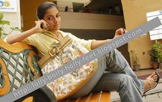 Asin Thottumkal feet photo thumbnail