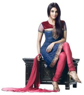 Asin Thottumkal feet photo thumbnail