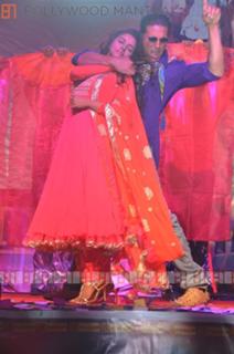 Asin Thottumkal feet photo thumbnail