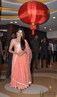 Asin Thottumkal feet photo thumbnail