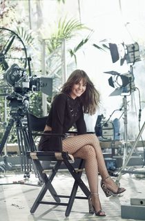Asli Enver feet photo thumbnail