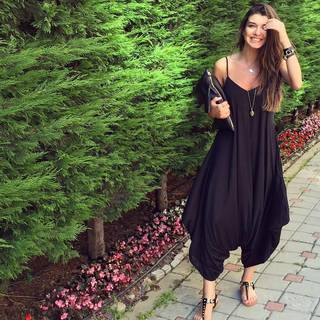 Aslihan Guner feet photo 2