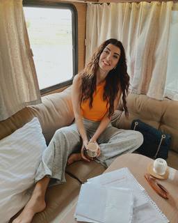 Aslihan Guner feet photo 3