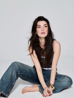 Aslihan Guner feet photo 3
