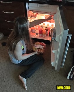 Aspen Ladd feet photo 2