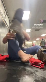 Aspen Ladd feet photo 3