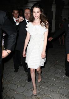 Astrid Bergès-Frisbey feet photo thumbnail