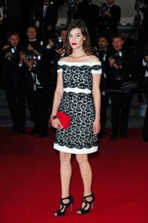 Astrid Bergès-Frisbey feet photo thumbnail