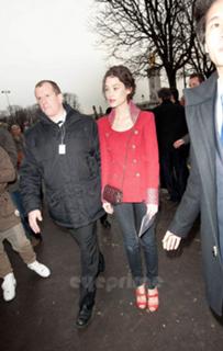 Astrid Bergès-Frisbey feet photo thumbnail