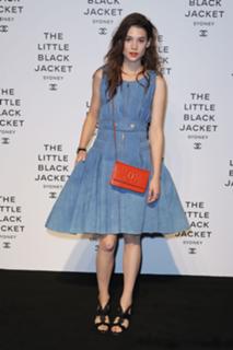 Astrid Bergès-Frisbey feet photo thumbnail