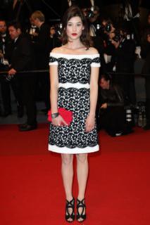 Astrid Bergès-Frisbey feet photo thumbnail