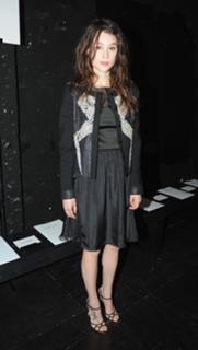 Astrid Bergès-Frisbey feet photo thumbnail