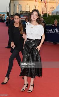 Astrid Bergès-Frisbey feet photo thumbnail