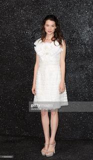 Astrid Bergès-Frisbey feet photo thumbnail