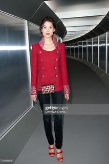 Astrid Bergès-Frisbey feet photo thumbnail