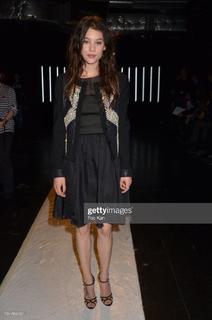 Astrid Bergès-Frisbey feet photo thumbnail