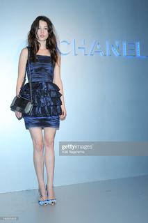 Astrid Bergès-Frisbey feet photo thumbnail