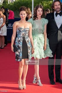 Astrid Bergès-Frisbey feet photo thumbnail