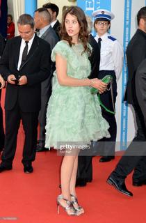 Astrid Bergès-Frisbey feet photo thumbnail