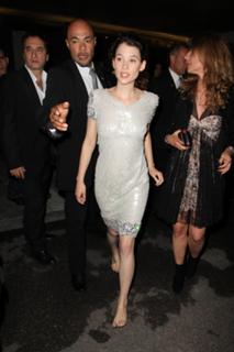 Astrid Bergès-Frisbey feet photo thumbnail