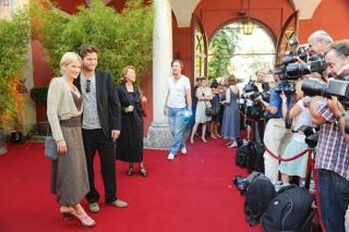 Astrid M. Fünderich feet photo thumbnail