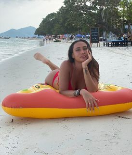 Astrid Nelsia feet photo thumbnail