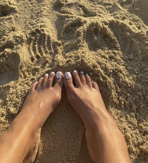 Astrid Nelsia feet photo thumbnail