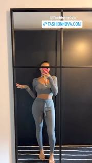 Astrid Nelsia feet photo thumbnail