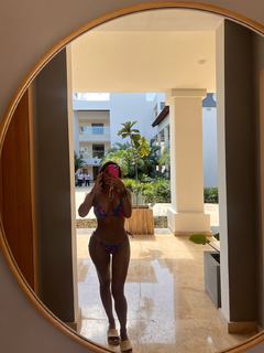 Astrid Nelsia feet photo thumbnail