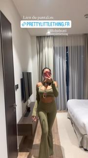 Astrid Nelsia feet photo thumbnail