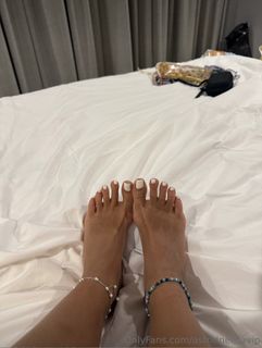 Astrid Nelsia feet photo thumbnail